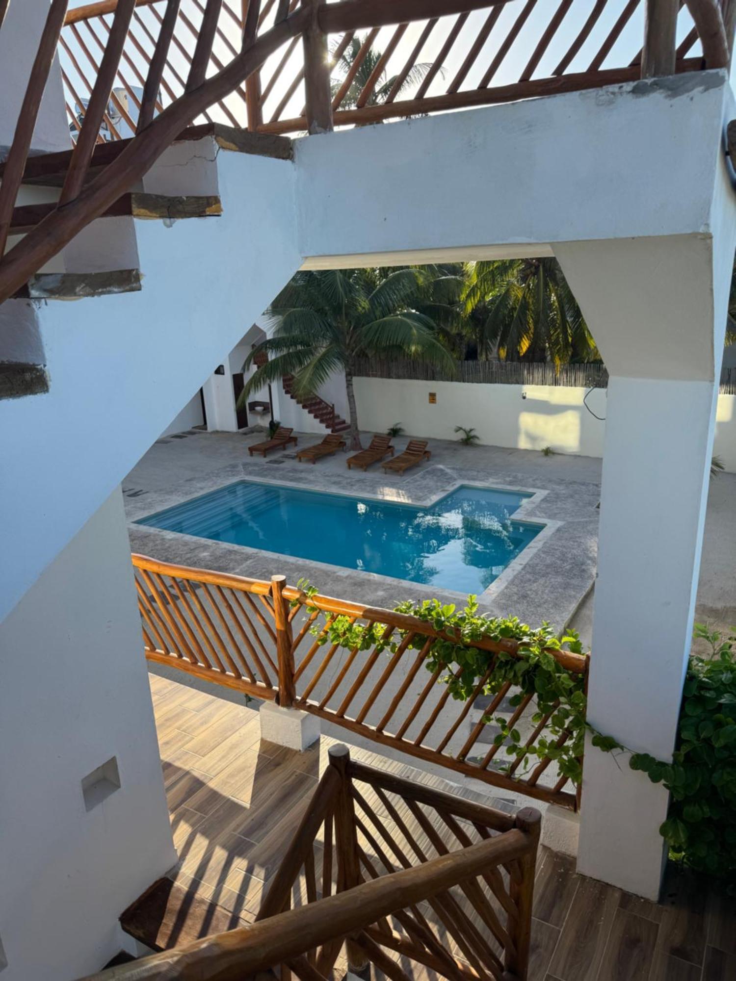 Mexhe Hotel El Cuyo Esterno foto
